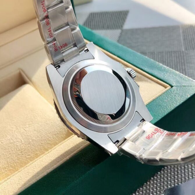 Submariner Date, emerald & diamonds(Replica) - Image 8