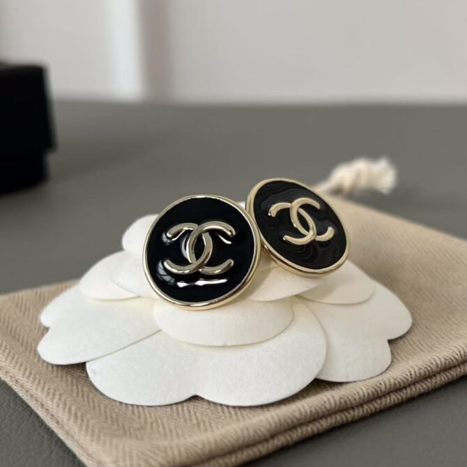 Chanel earrings circle black (Replica) - Image 4