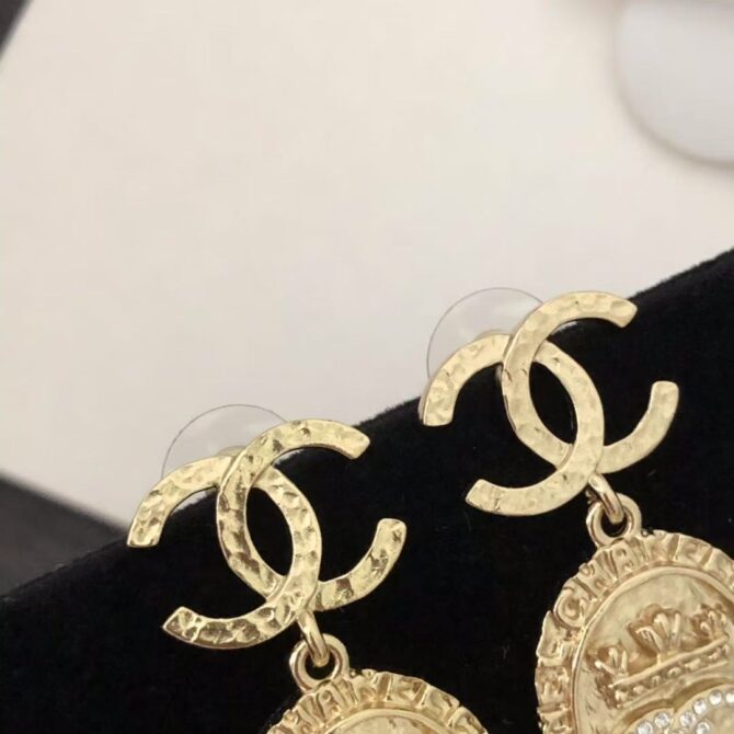 Chanel earrings oval gold(Replica) - Image 4