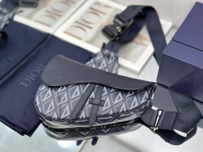 Saddle bag blue diamonds (Replica) – Image 3