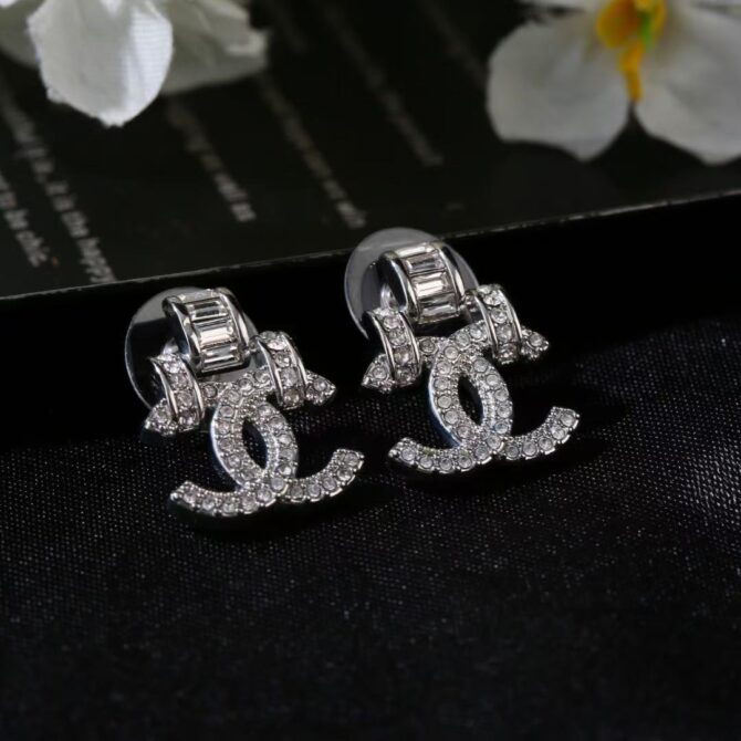 Chanel earrings cc sparkling(Replica) - Image 5