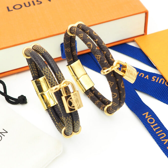 Cuir double lock it  (Replica) - Image 4