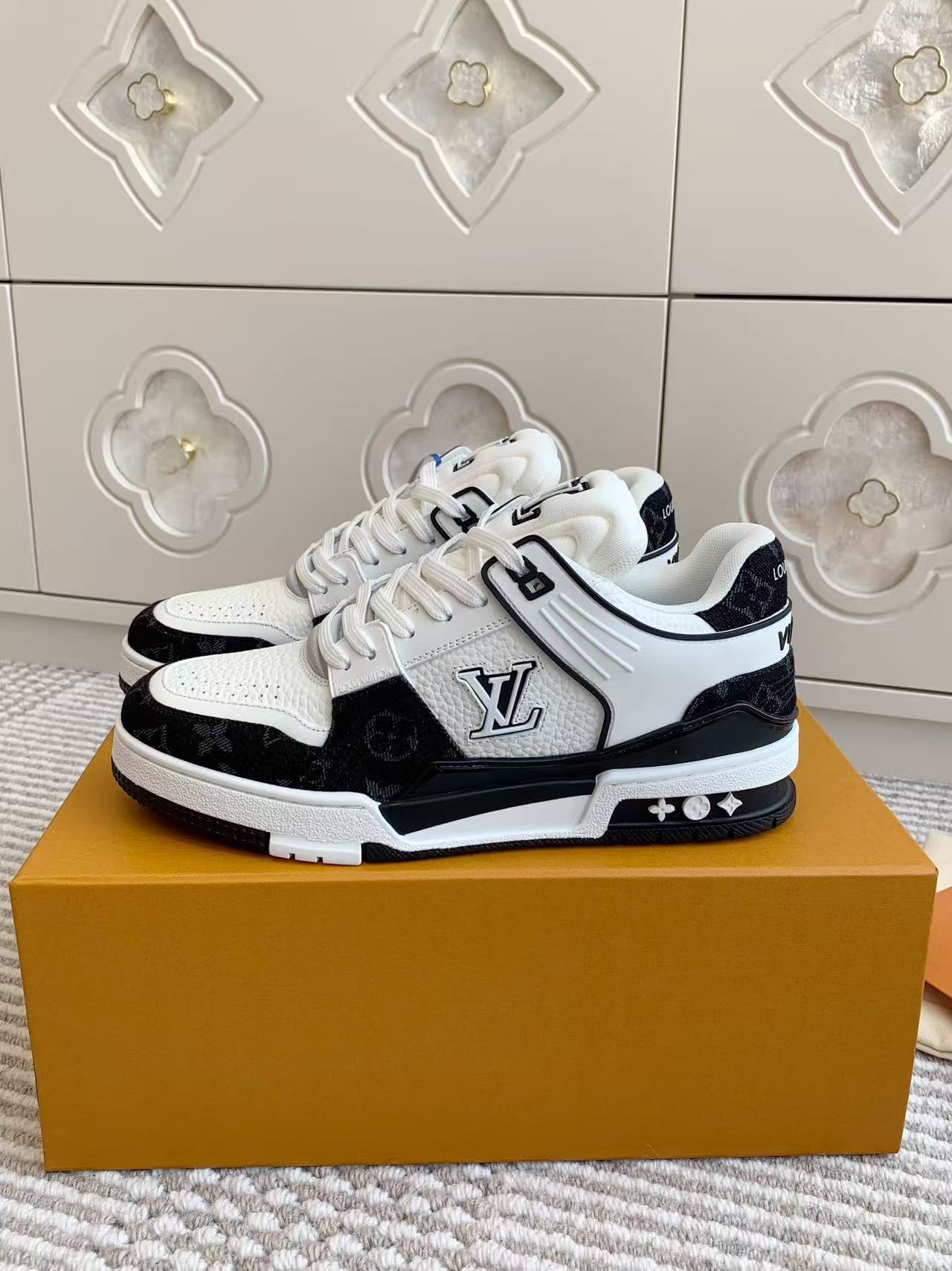 sneaker time out (Replica)