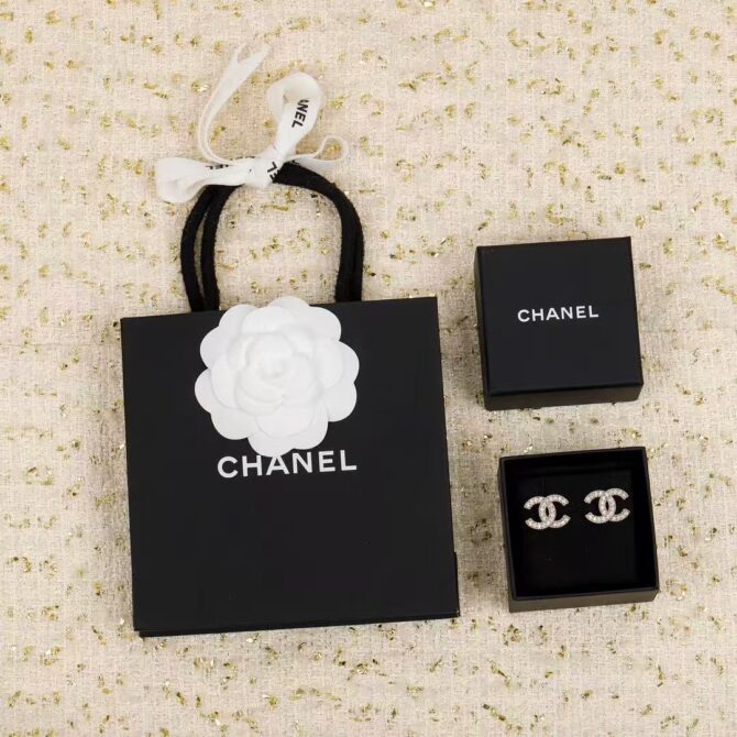 Chanel earrings cc sparkling  (Replica) - Image 4