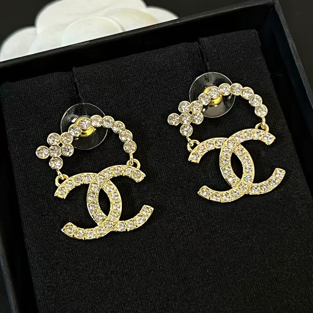 Chanel earrings cc half-circle sparkling (Replica)