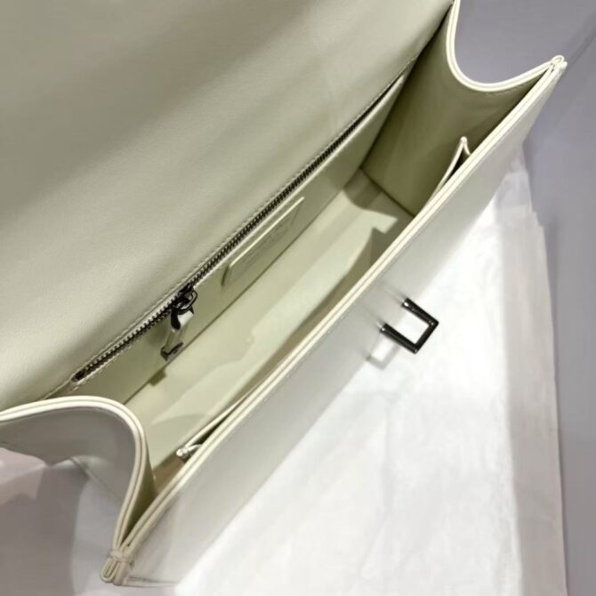 Dior 30 Montaigne (Replica) – Image 8