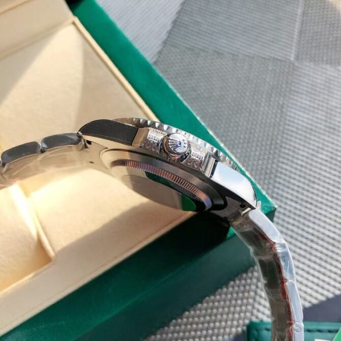 Submariner Date, emerald & diamonds(Replica) - Image 7