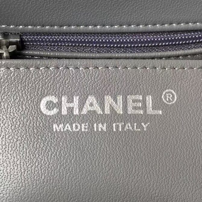 flap bag(Replica) - Image 17
