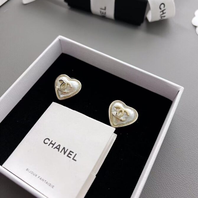 Chanel earrings cc heart(Replica) - Image 3