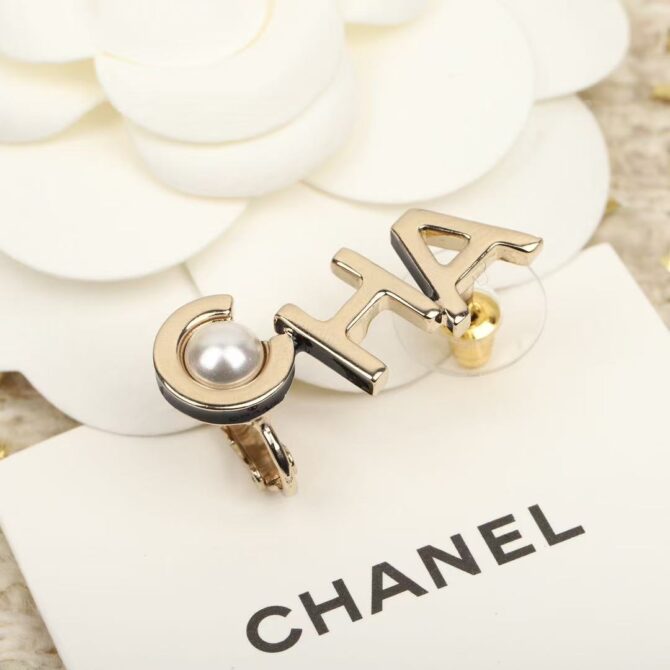 Chanel earrings letter Hazelnut(Replica) - Image 4