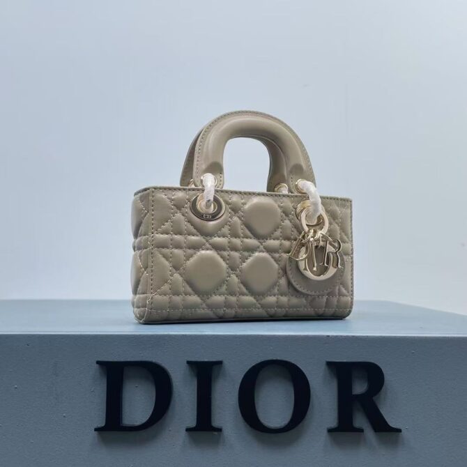 Lady D-Joy Small (Replica) – Image 3