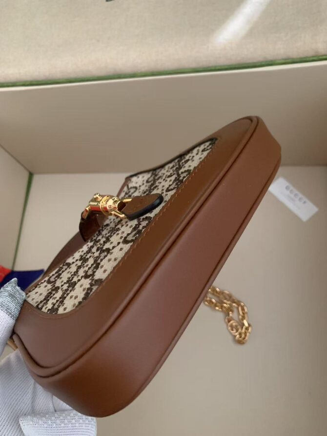 Jackie 1961  (Replica) – Image 7