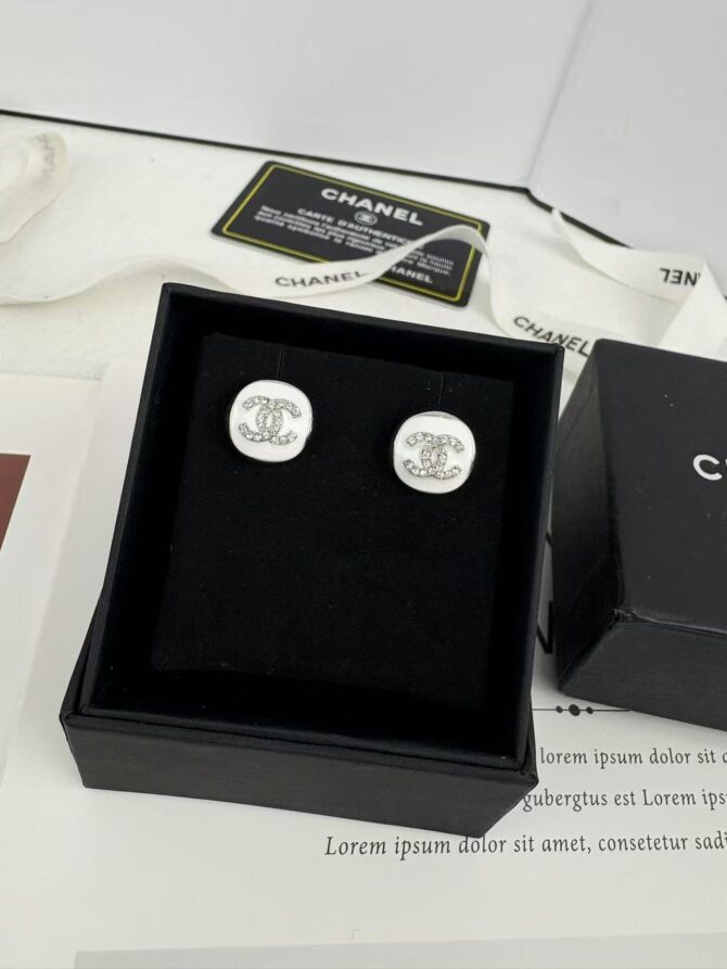 Chanel earrings cc milky(Replica) - Image 3