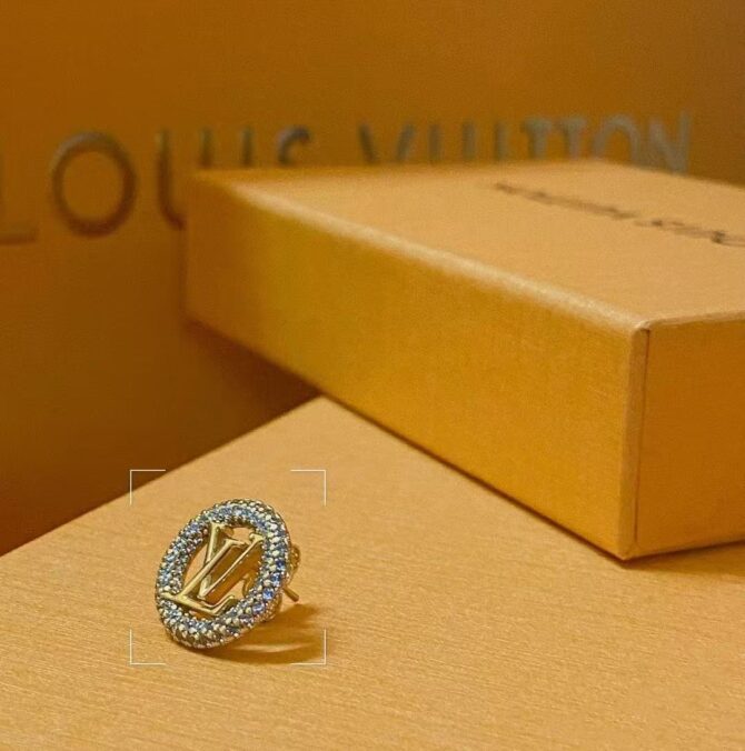 LV circle sparkling  (Replica) - Image 6