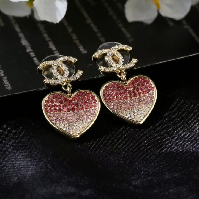 Chanel earrings cc sparkling pink heart sparkling (Replica) - Image 2