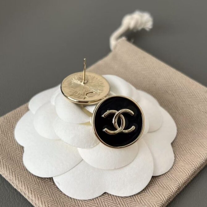 Chanel earrings circle black (Replica) - Image 7