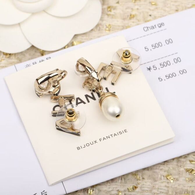 Chanel earrings letter Hazelnut(Replica) - Image 3