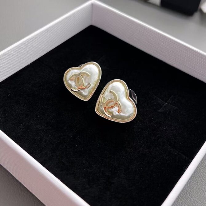 Chanel earrings cc heart(Replica) - Image 5