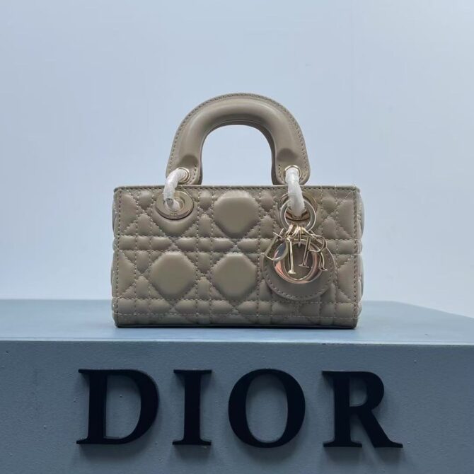 Lady D-Joy Small (Replica) – Image 2