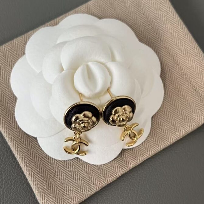 Chanel earrings circle flower(Replica) - Image 3