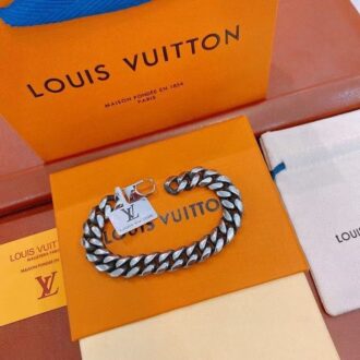 Lv figaro chain (Replica)