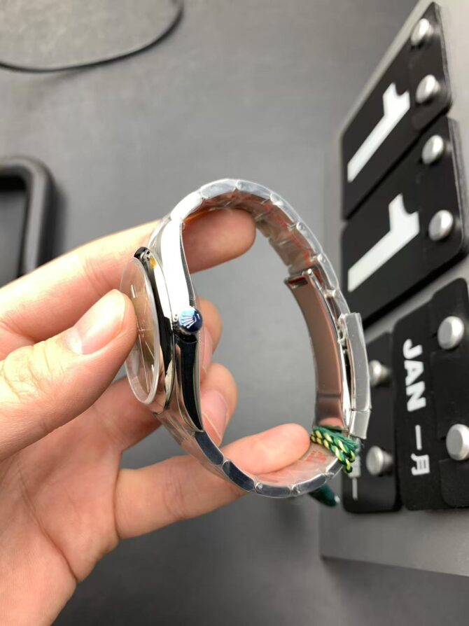 Oyster Perpetual 41 (Replica) – Image 3