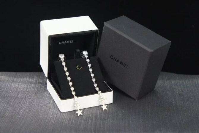 Chanel earrings diamonds star(Replica) - Image 5