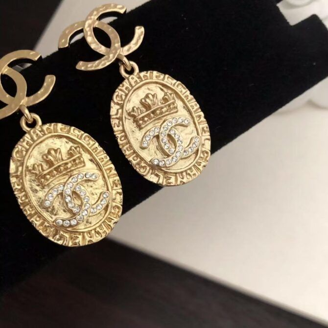 Chanel earrings oval gold(Replica) - Image 5