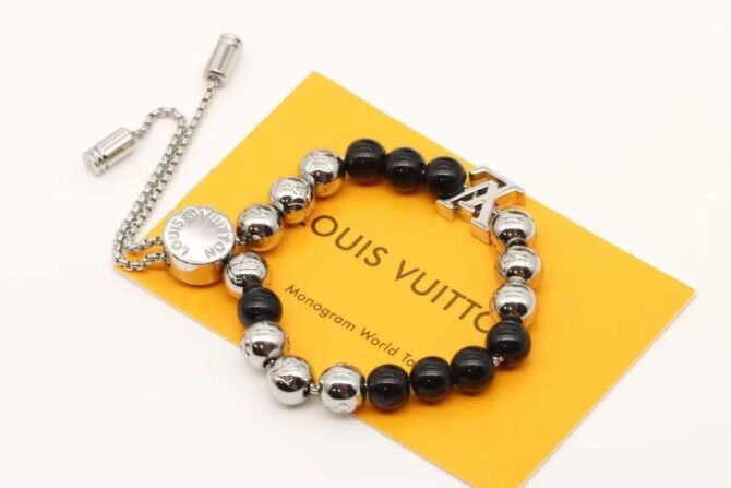 Monogram beads black pearls (Replica)