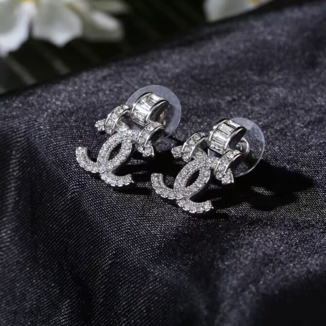 Chanel earrings cc sparkling(Replica) - Image 6