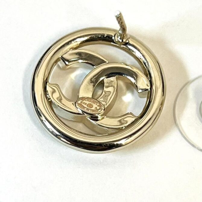 Chanel earrings cc circle minimalist (Replica) - Image 7
