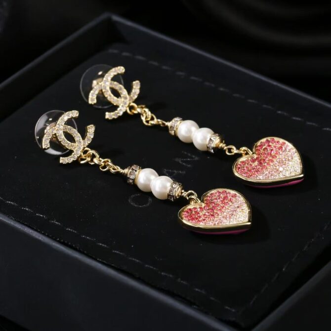 Chanel earrings cc sparkling pink heart sparkling long(Replica) - Image 4