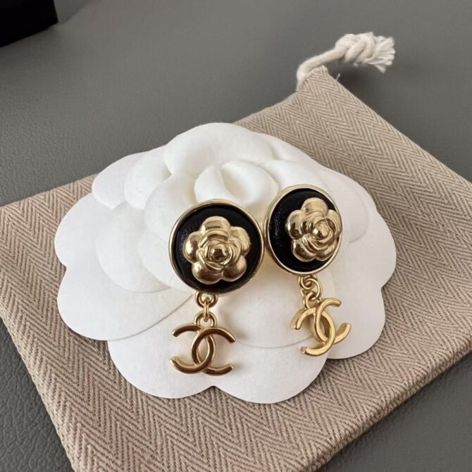 Chanel earrings circle flower(Replica) - Image 7