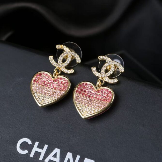 Chanel earrings cc sparkling pink heart sparkling (Replica) - Image 4