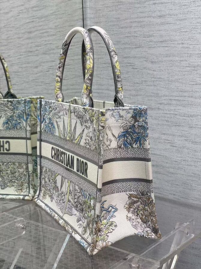 Dior Book Tote Medium(Replica) – Image 5