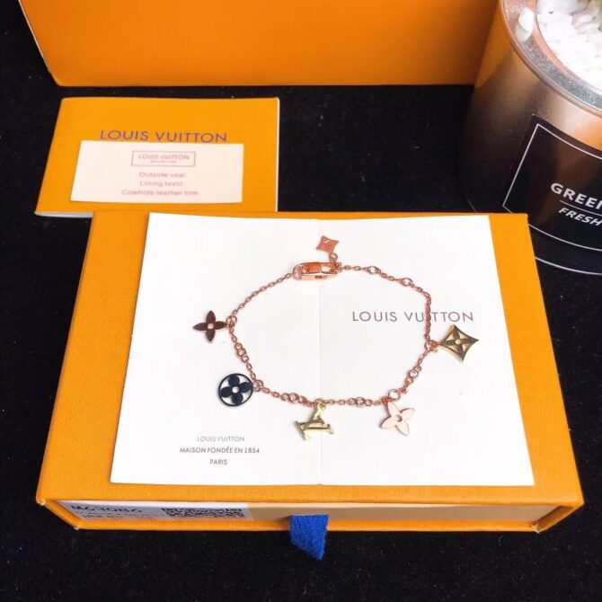 LV charms rose gold (Replica) - Image 2