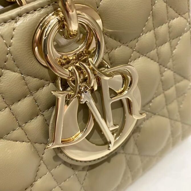 Lady D-Joy (Replica) – Image 2