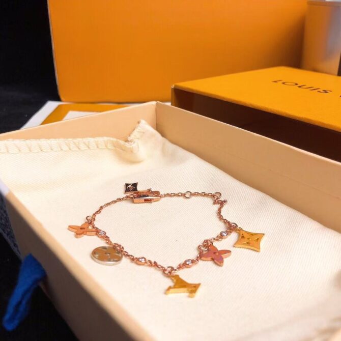 LV charms rose gold (Replica) - Image 5