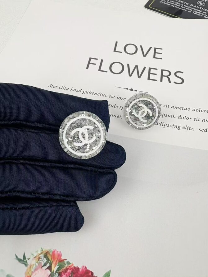 Chanel earrings cc glitter circle (Replica) - Image 6