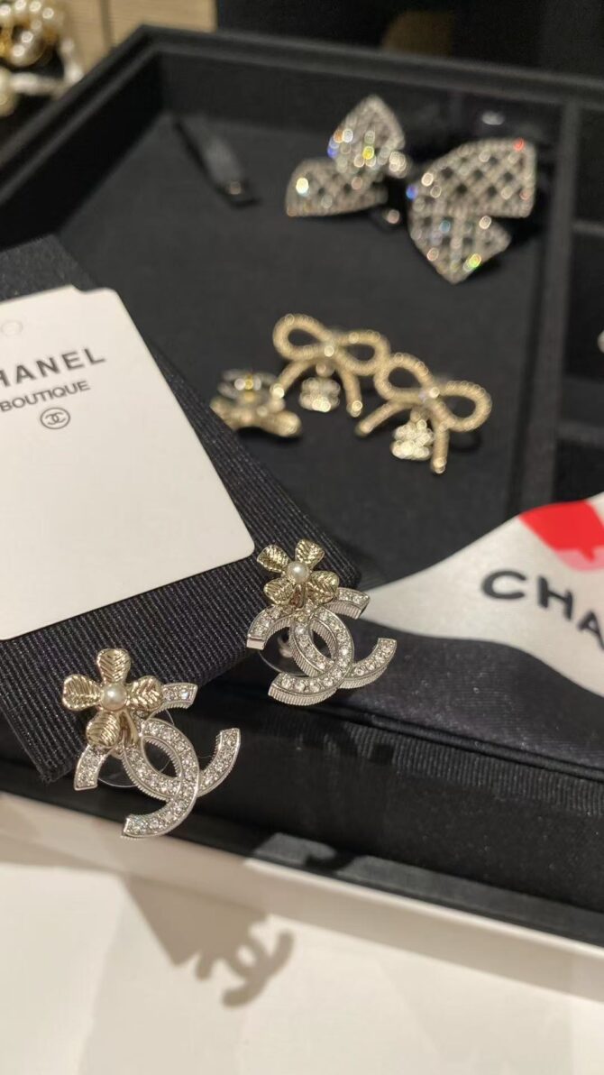 Chanel earrings cc clover(Replica)