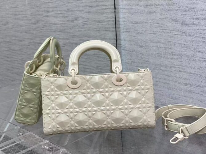 Lady D-Joy (Replica) – Image 6