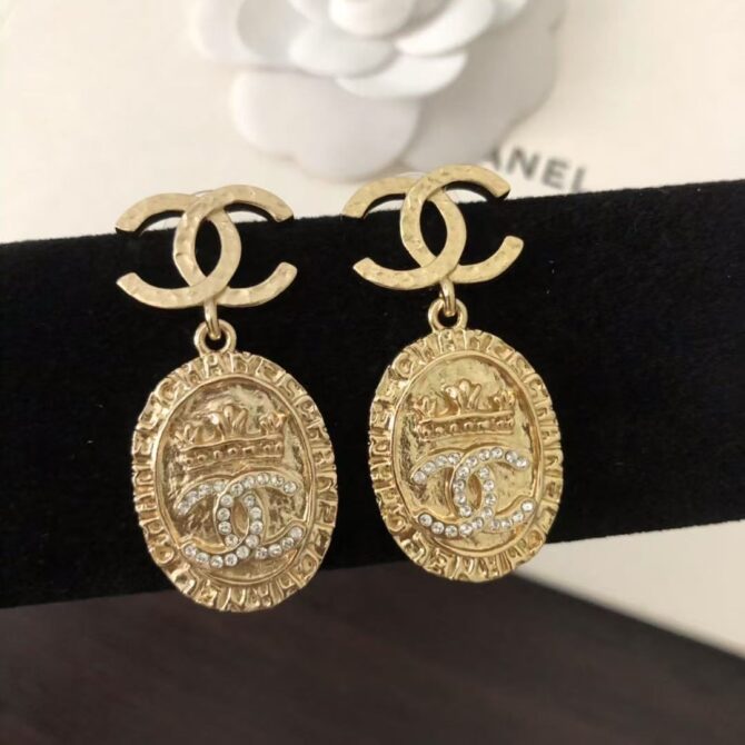 Chanel earrings oval gold(Replica) - Image 9