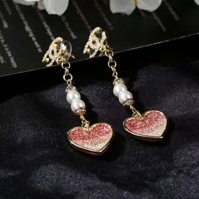 Chanel earrings cc sparkling pink heart sparkling long(Replica) - Image 5