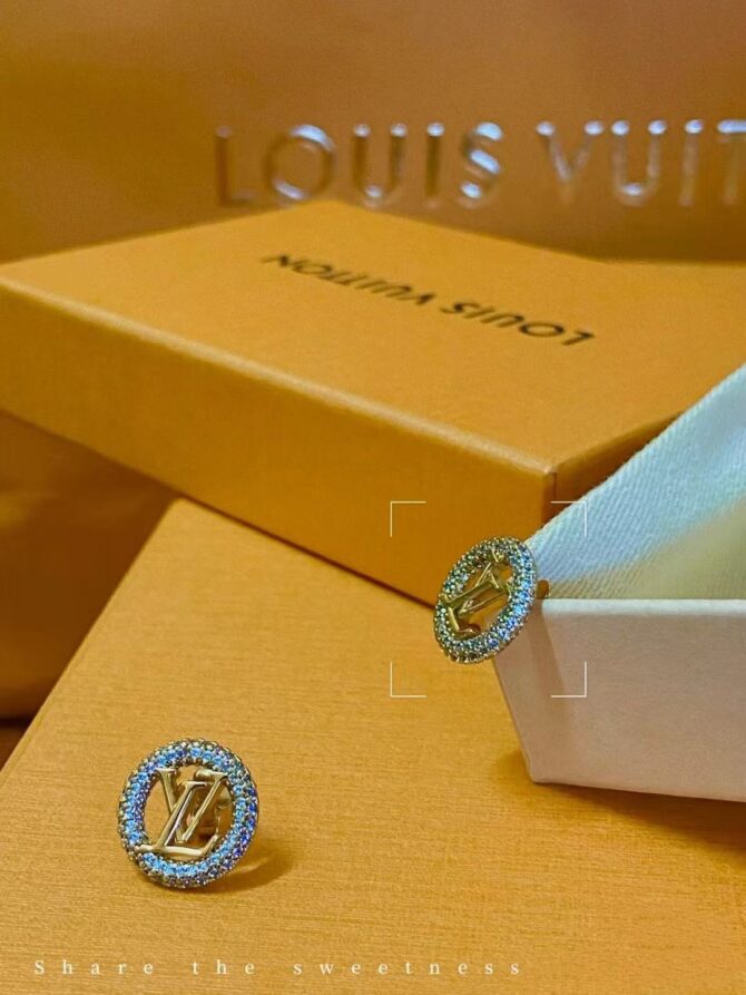LV circle sparkling  (Replica) - Image 4