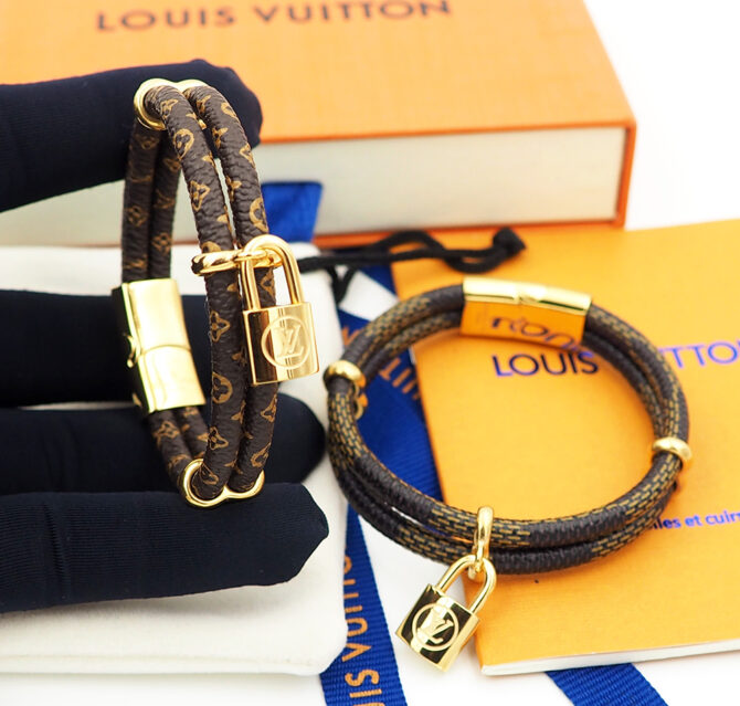 Cuir double lock it  (Replica) - Image 5