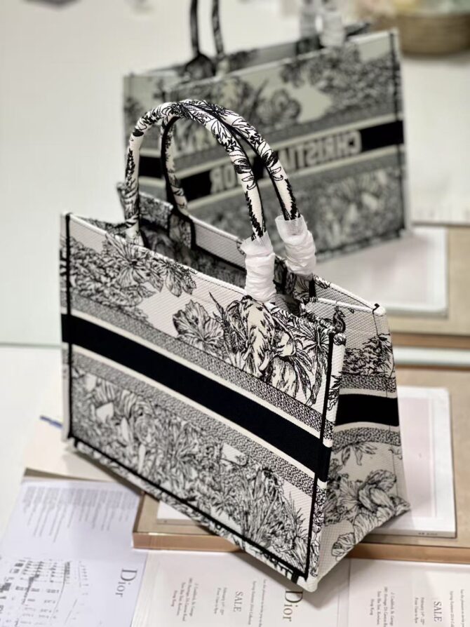 Book tote medium (Replica) – Image 6