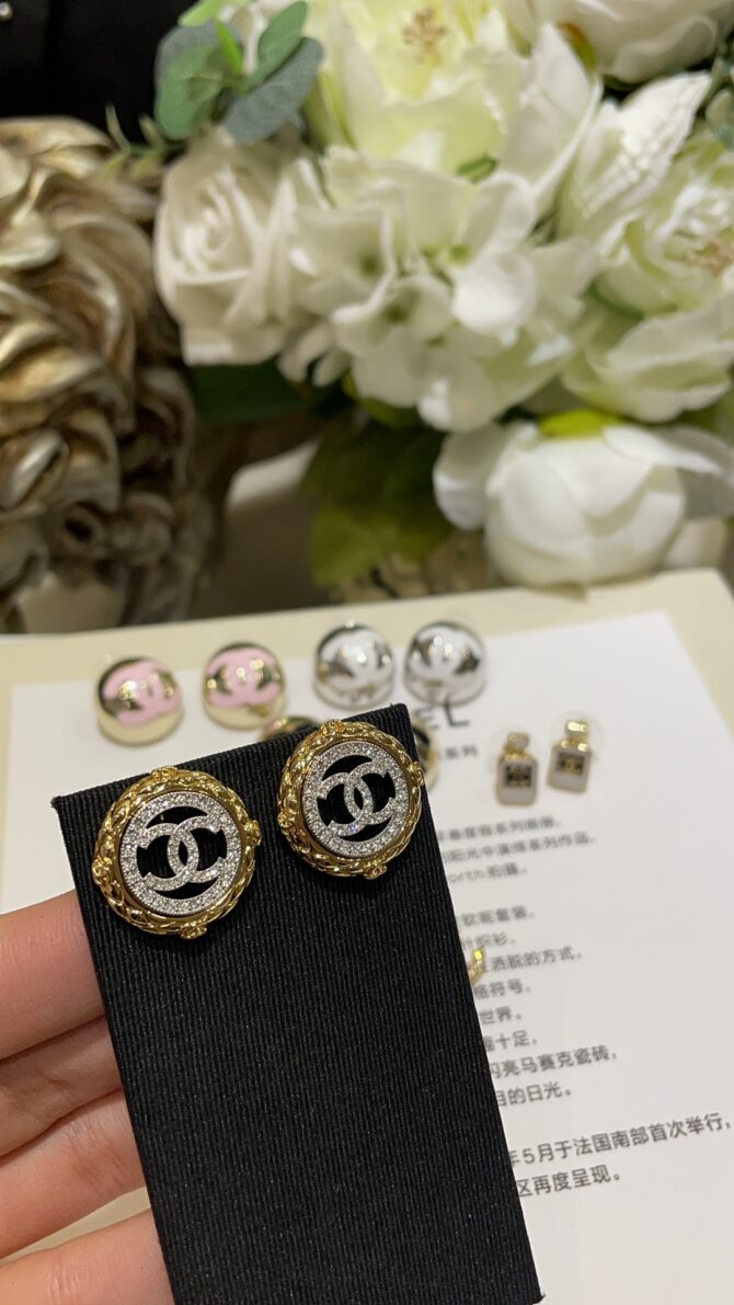 Chanel earrings cc baroque(Replica) - Image 2