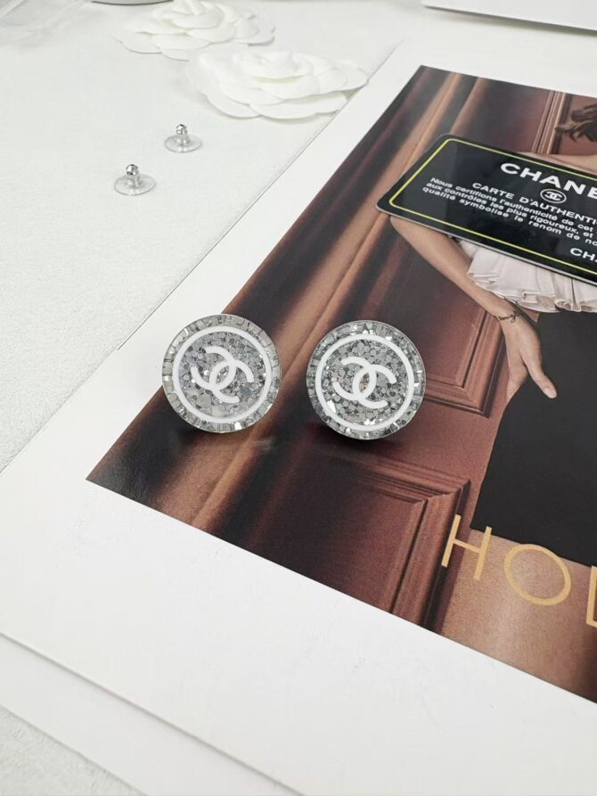 Chanel earrings cc glitter circle (Replica) - Image 4