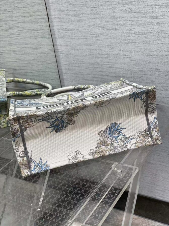 Dior Book Tote Medium(Replica) – Image 4
