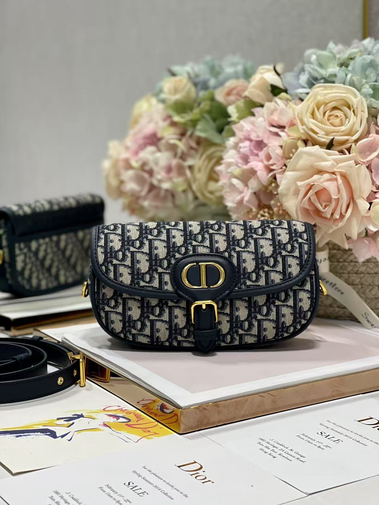 East-West Dior Bobby(Replica)